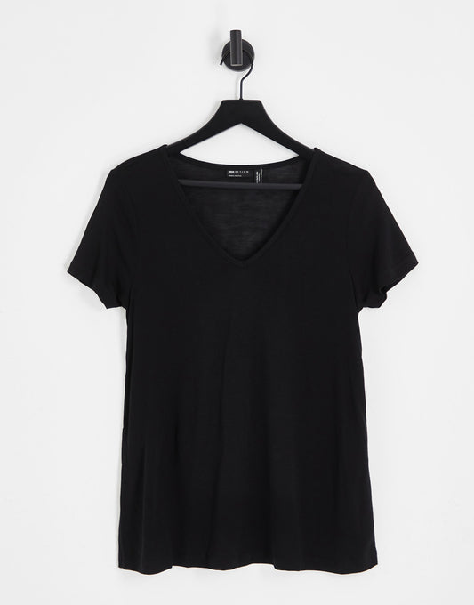 ASOS DESIGN Maternity relaxed v neck t-shirt in black