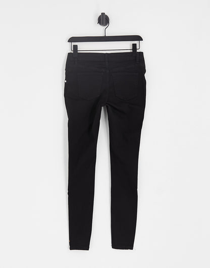 ASOS DESIGN Maternity skinny jeans in clean black with under the bump waistband