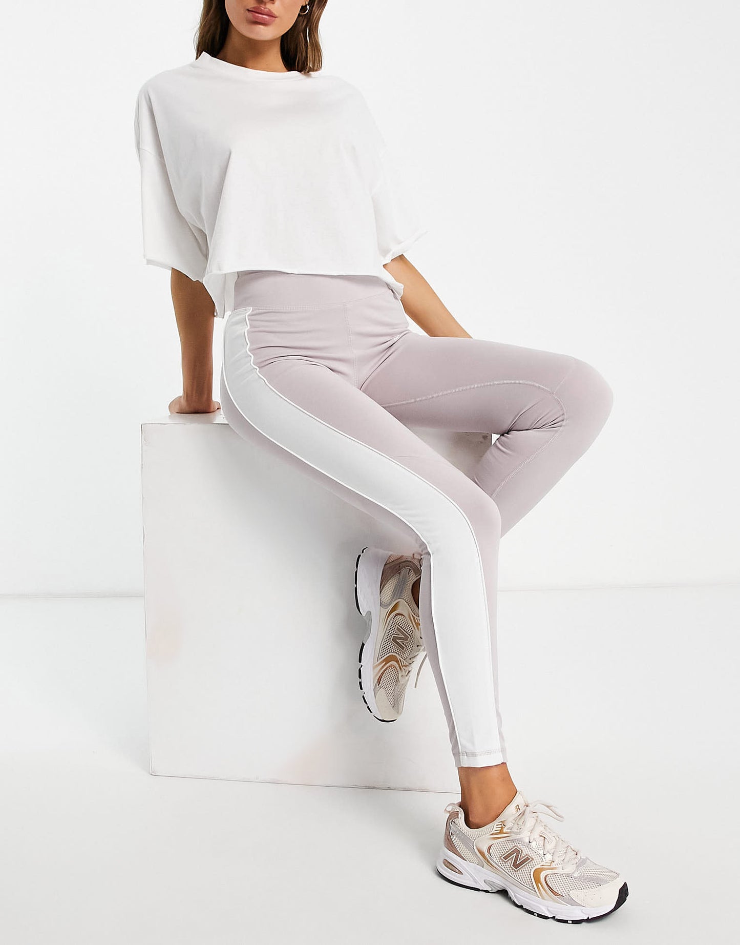 New Balance piping legging in lilac