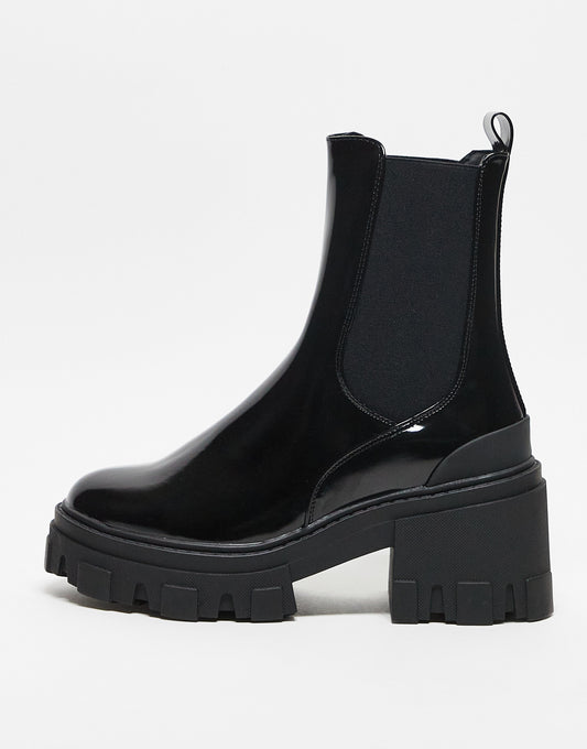 ASOS DESIGN Reality chunky mid-heeled chelsea boots in black