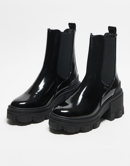 ASOS DESIGN Reality chunky mid-heeled chelsea boots in black