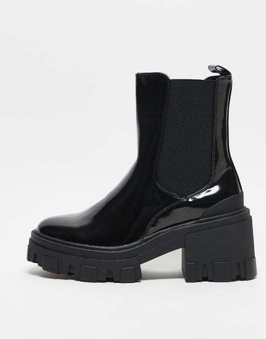 ASOS DESIGN Wide Fit Reality chunky mid-heeled chelsea boots in black