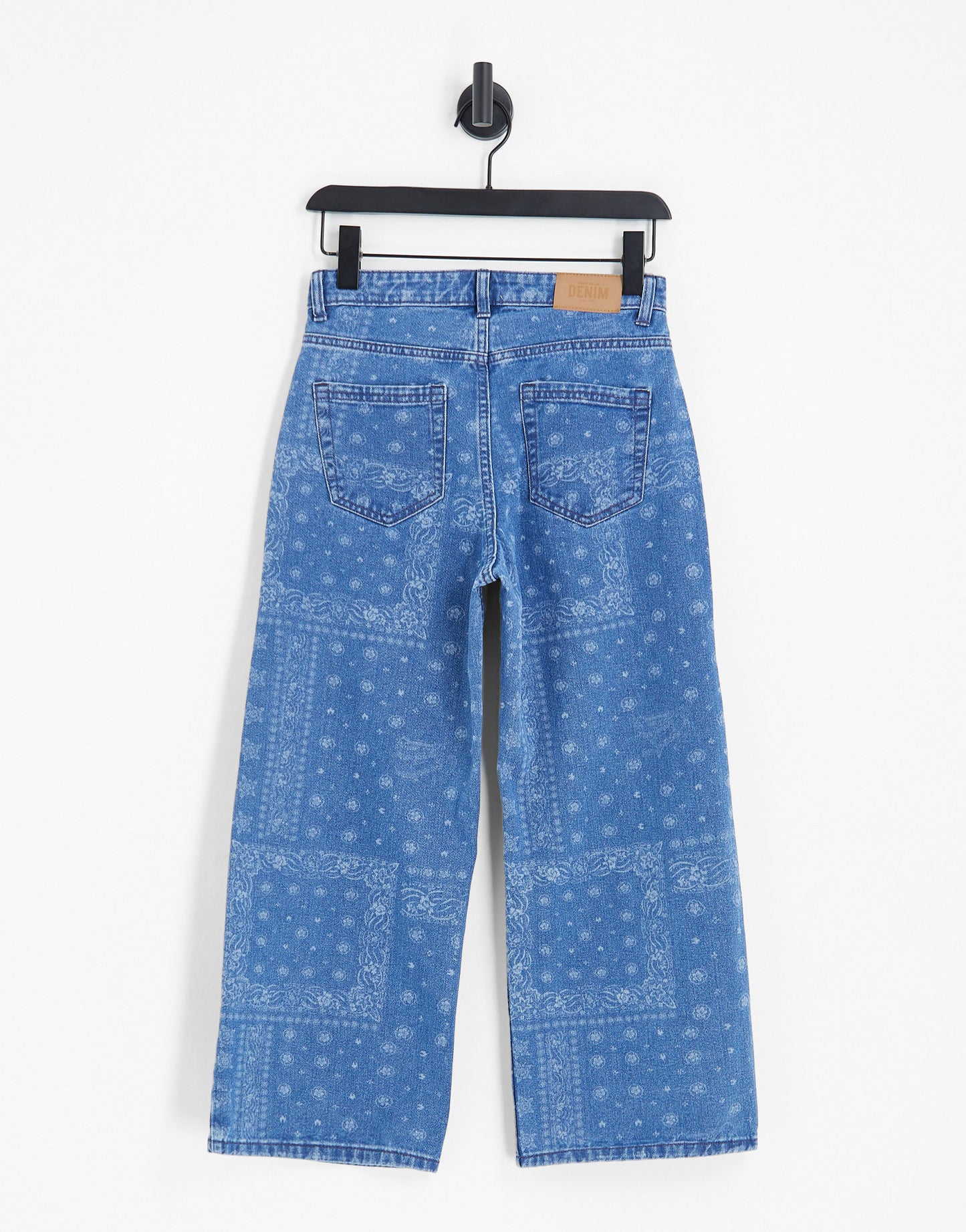 Only Sonny cropped wide leg jeans in bandana print