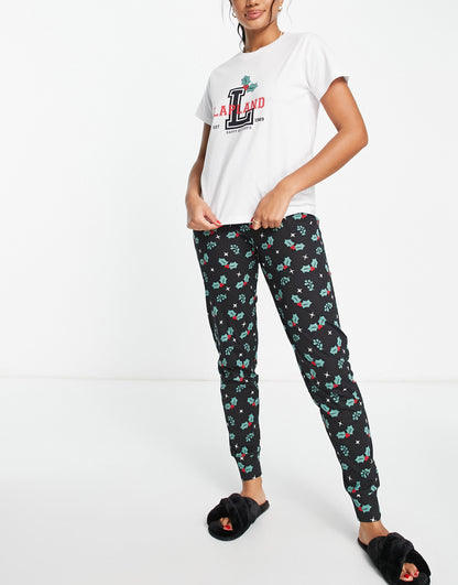 Threadbare christmas reindeer long pyjamas in black and white