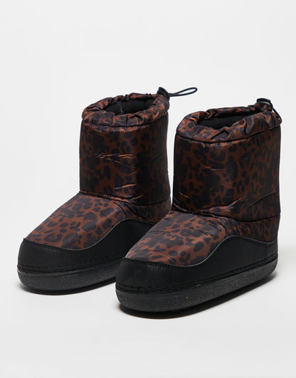 Truffle Collection padded short snow boots in leopard