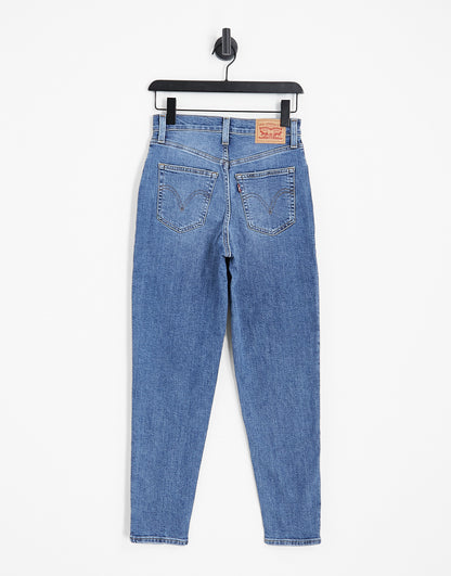 Levi's high waisted mom jean in mid wash