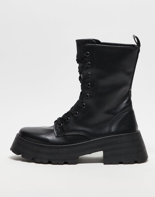 ASOS DESIGN Wide Fit Albany chunky lace up boots in black