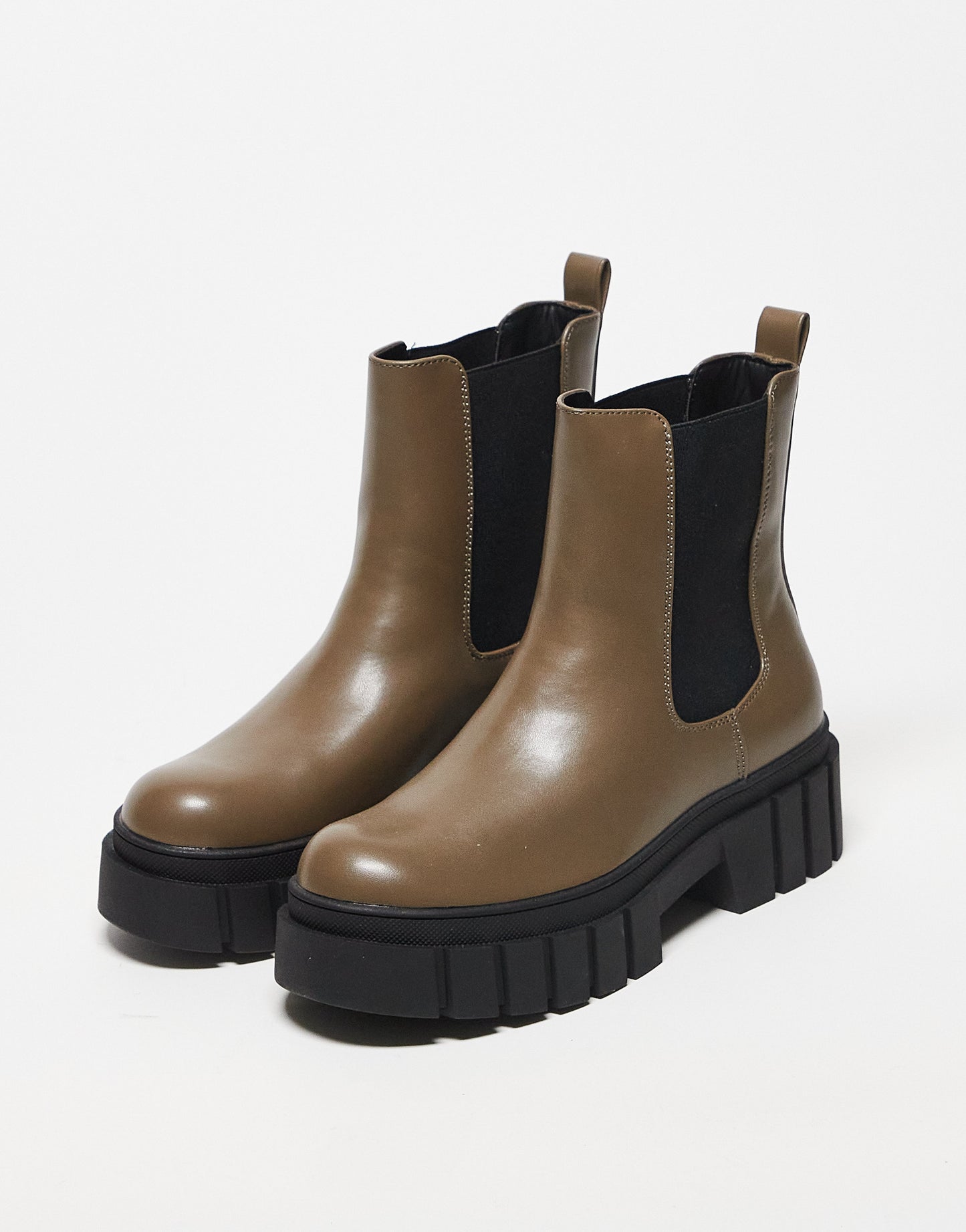 ONLY chunky boot with cleated sole in olive