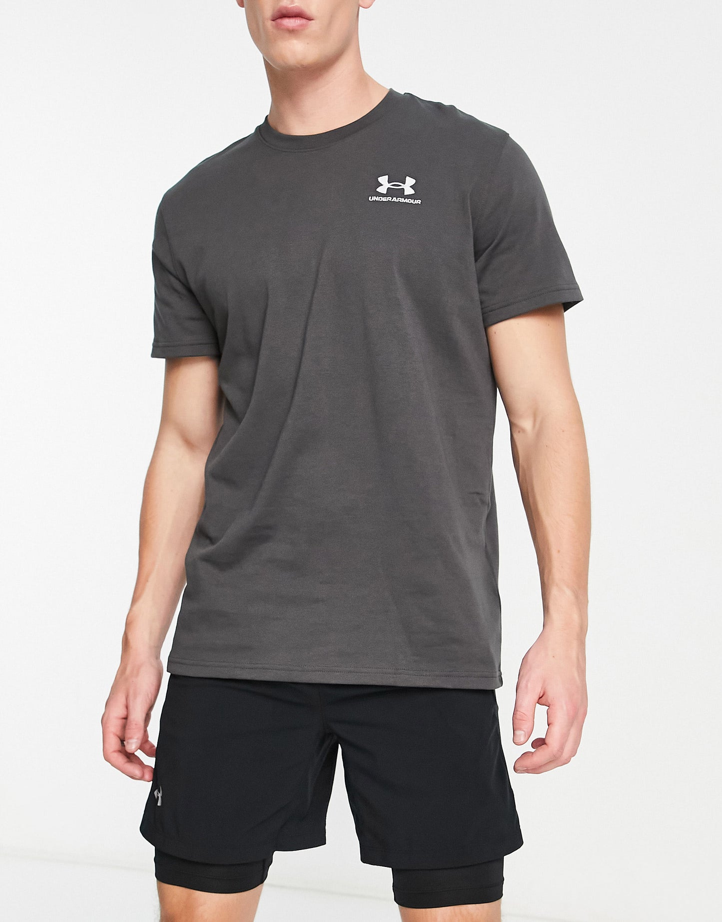 Under Armour Traininer heavyweight t-shirt with logo in gray