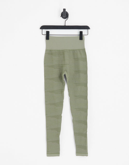 HIIT seamless legging in textured camo in khaki