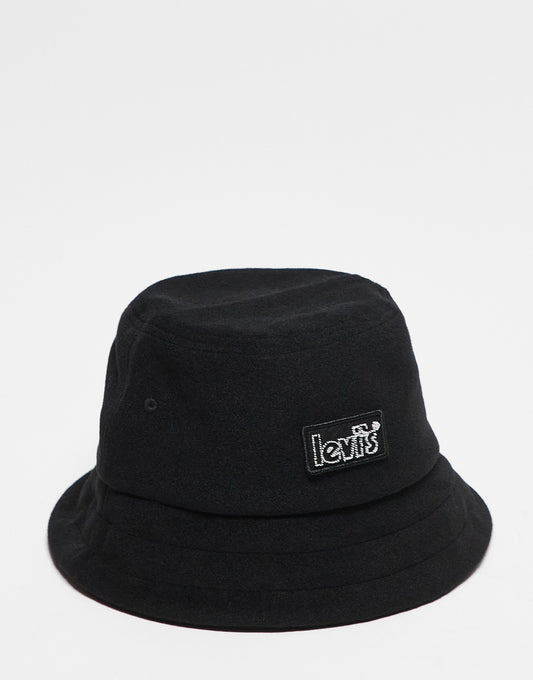 Levi's cosy poler fleece bucket hat in black with logo