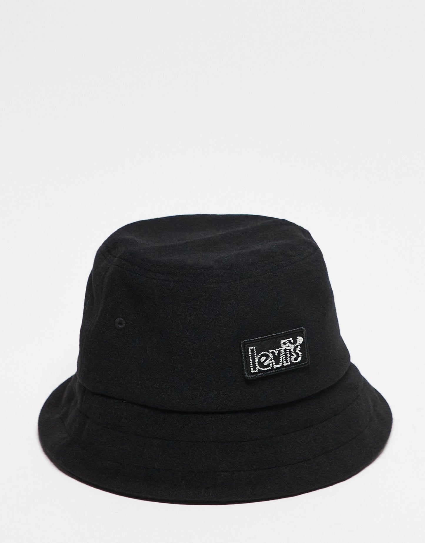 Levi's cosy poler fleece bucket hat in black with logo