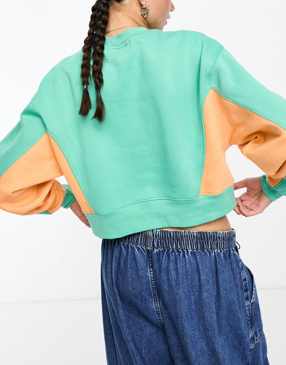 Daisy Street Active Distorted Geo cropped sweatshirt in green