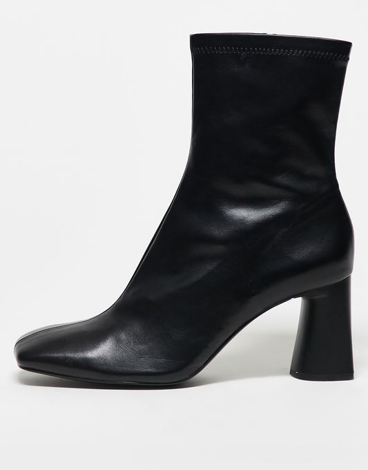 Stradivarius mid heel boot in black