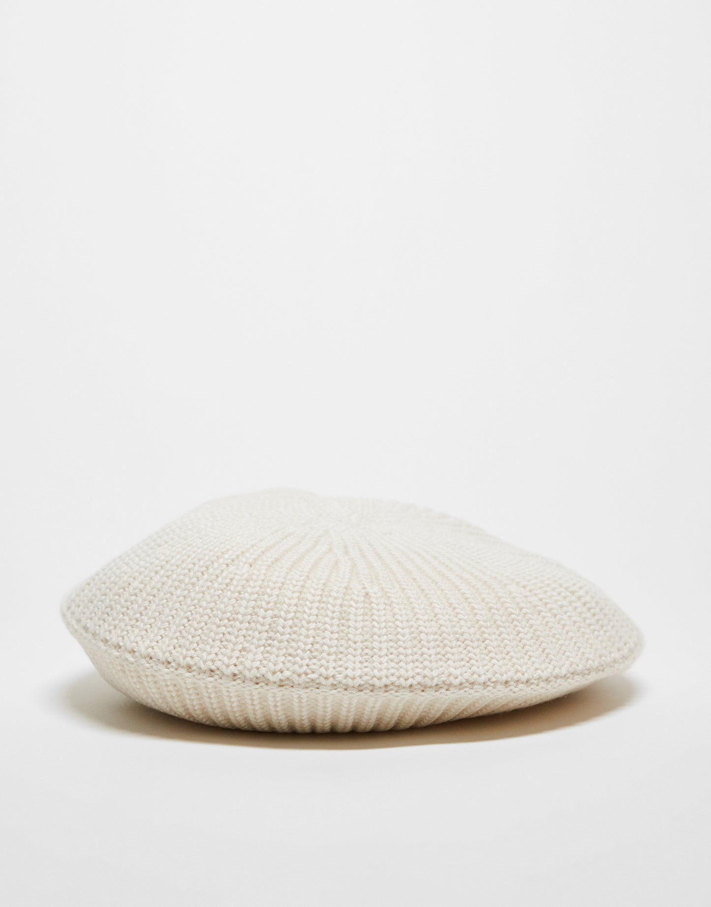 Monki beret in white