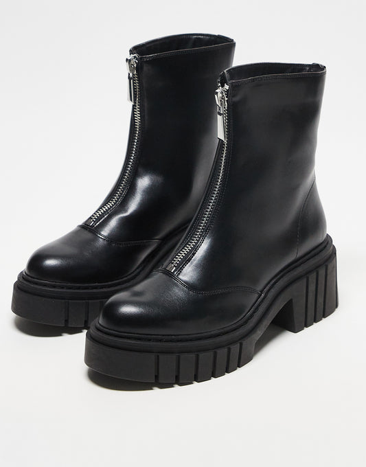 Stradivarius chunky zip front boot in black