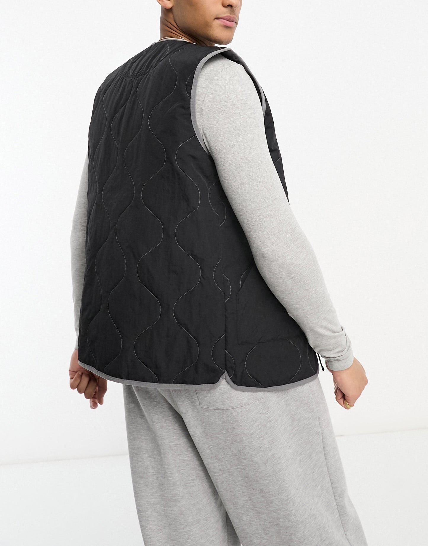 Columbia crinkle fabric quilted liner gilet in black