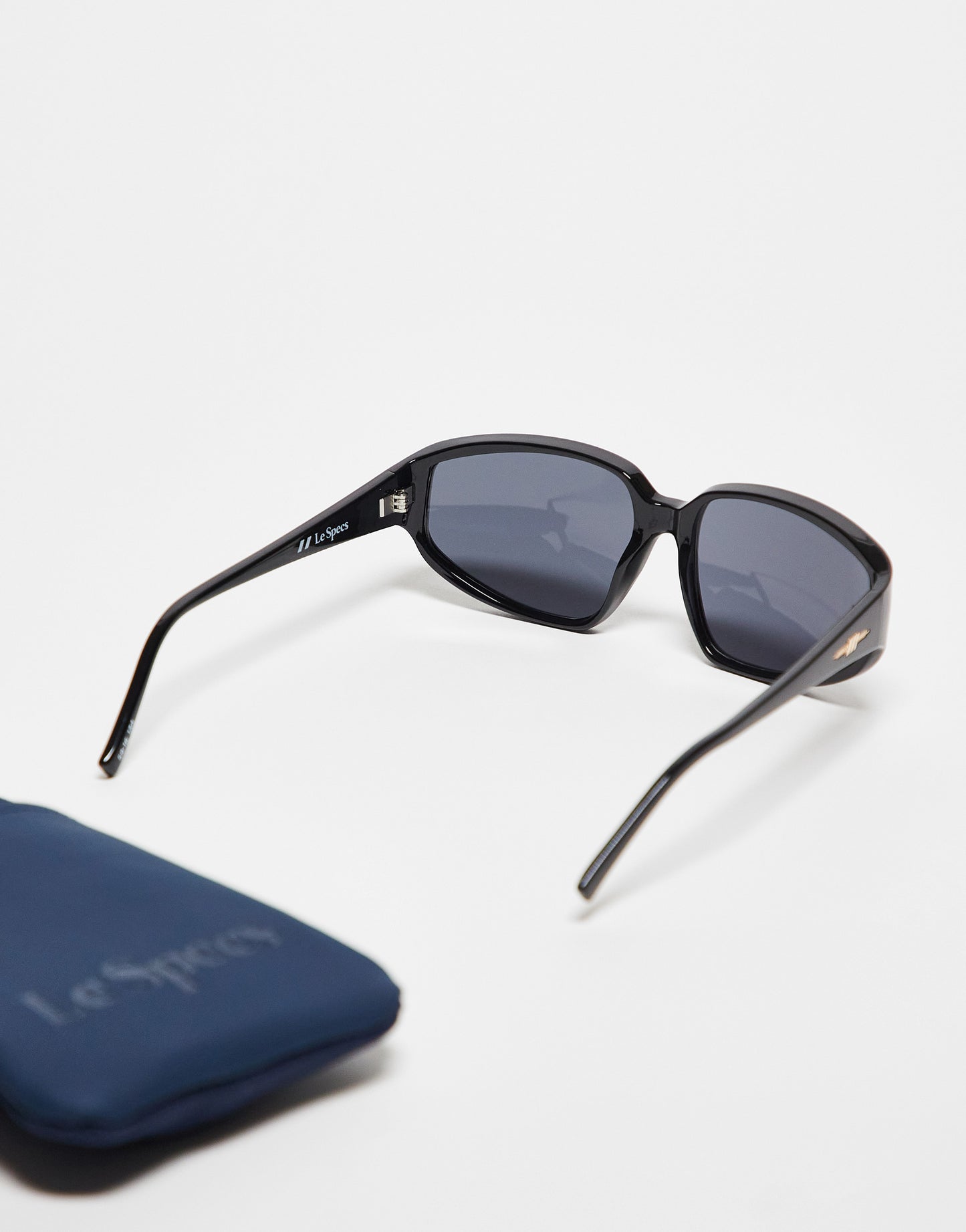 Le Specs avenger sunglasses in black