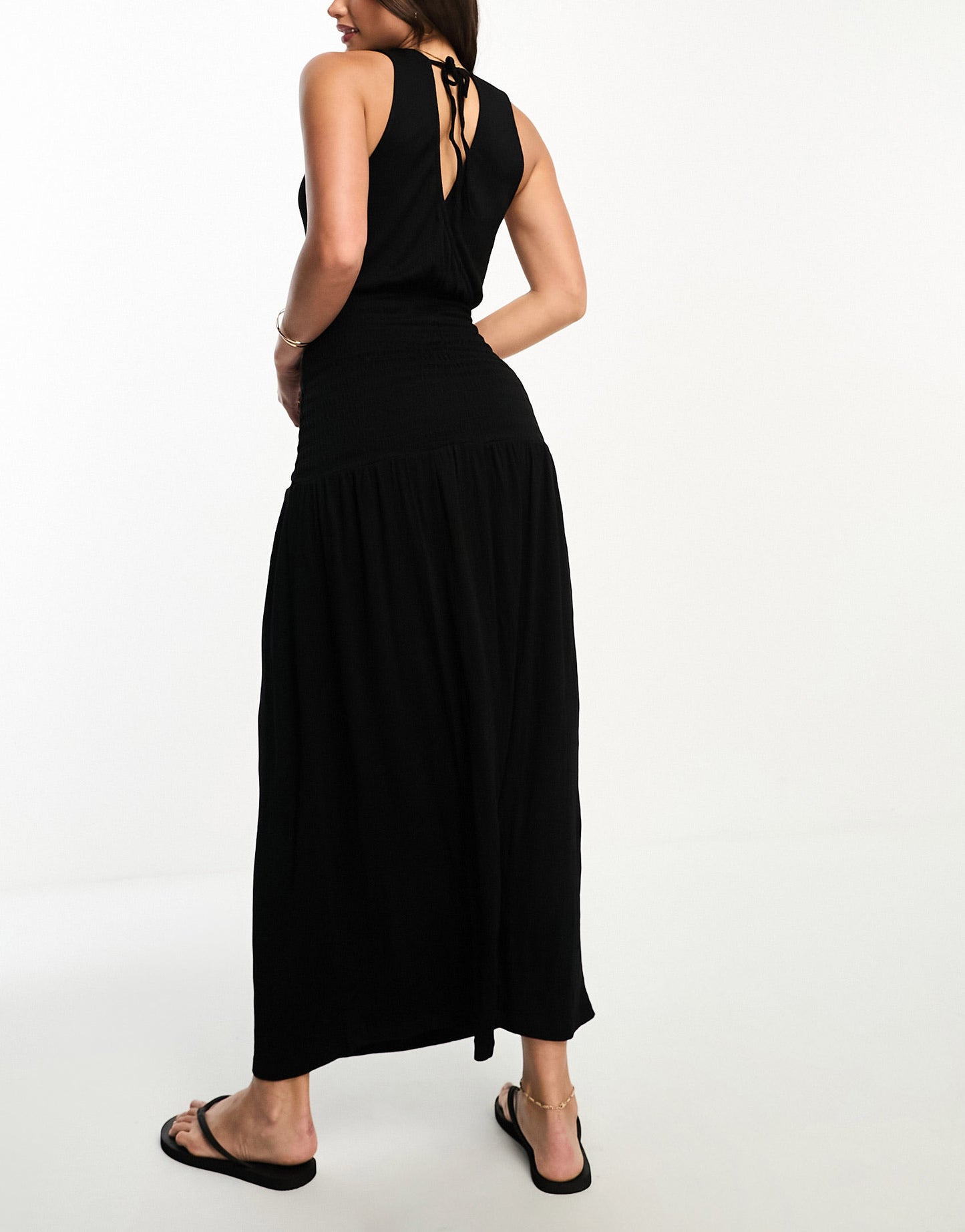 ASOS DESIGN Tall crinkle v neck maxi smock dress with shirred waist in black