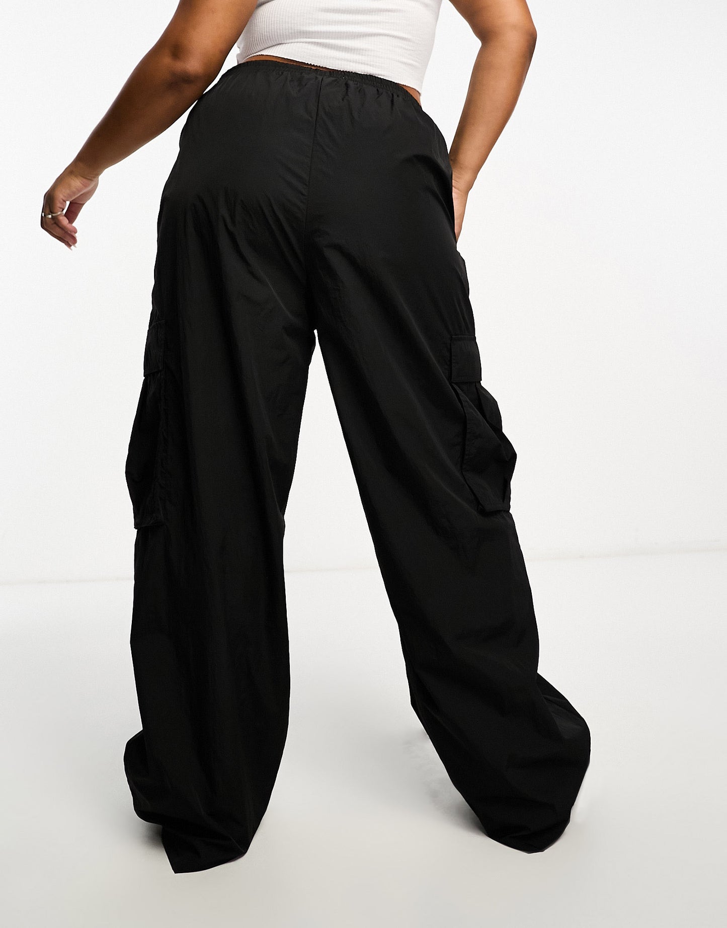 Tommy Jeans Plus high rise claire wide cargo pant in black