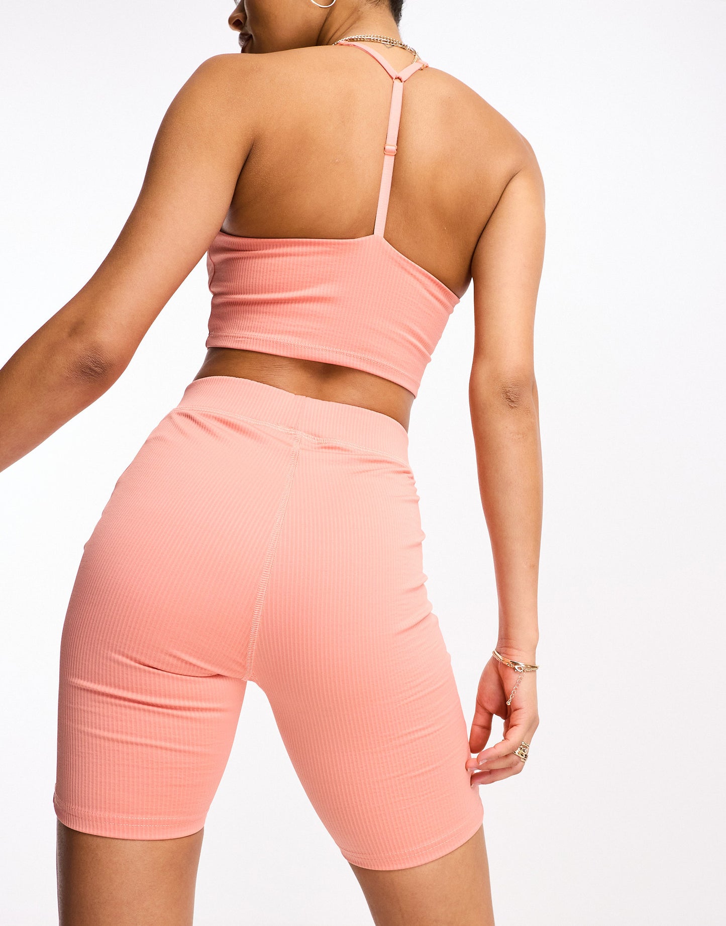 Nicce arla booty short in peach