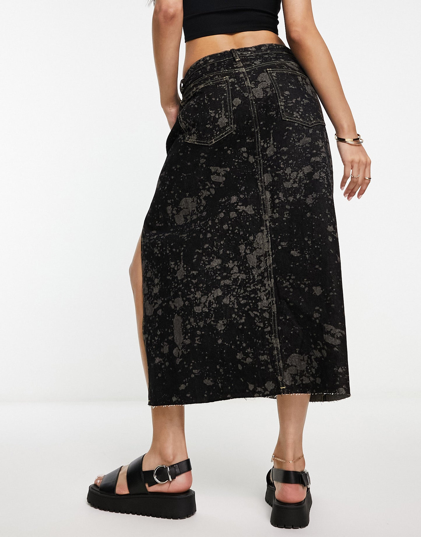 Urban Revivo denim midi skirt with split in black print