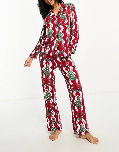 Chelsea Peers His&Hers Christmas print pyjama set in multi