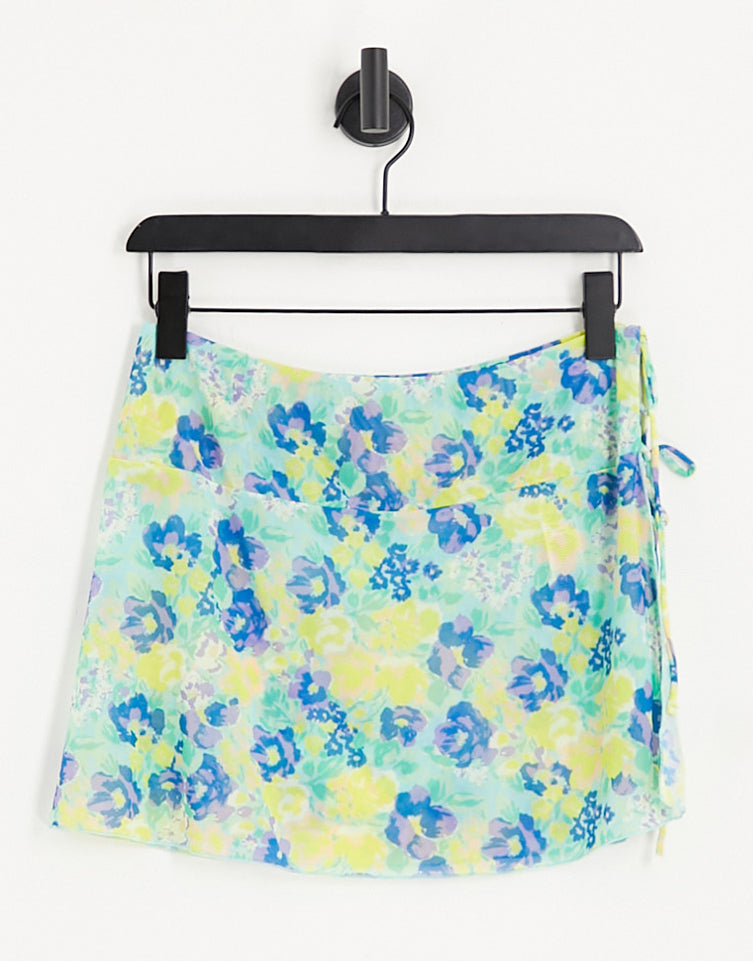 Only mesh tie side mini skirt in yellow floral