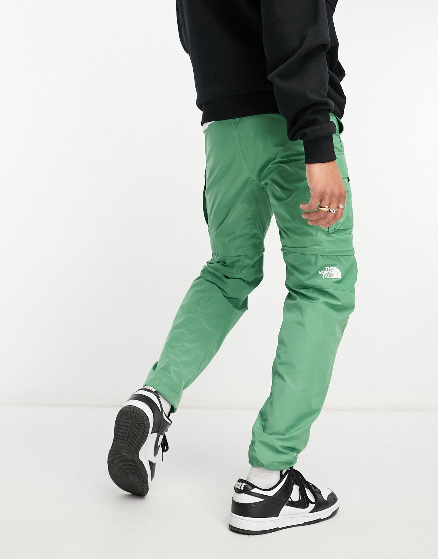 The North Face Alrescha zip off convertible cargo trousers in green Exclusive at ASOS