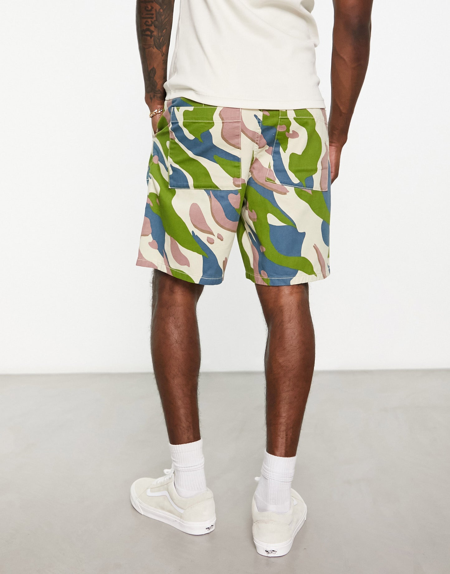 Farah sepel patch printed shorts in off white