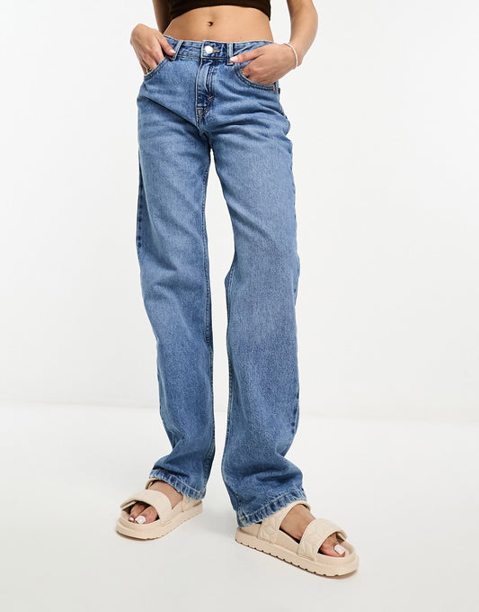 Pull&Bear mid rise straight leg jean in medium blue