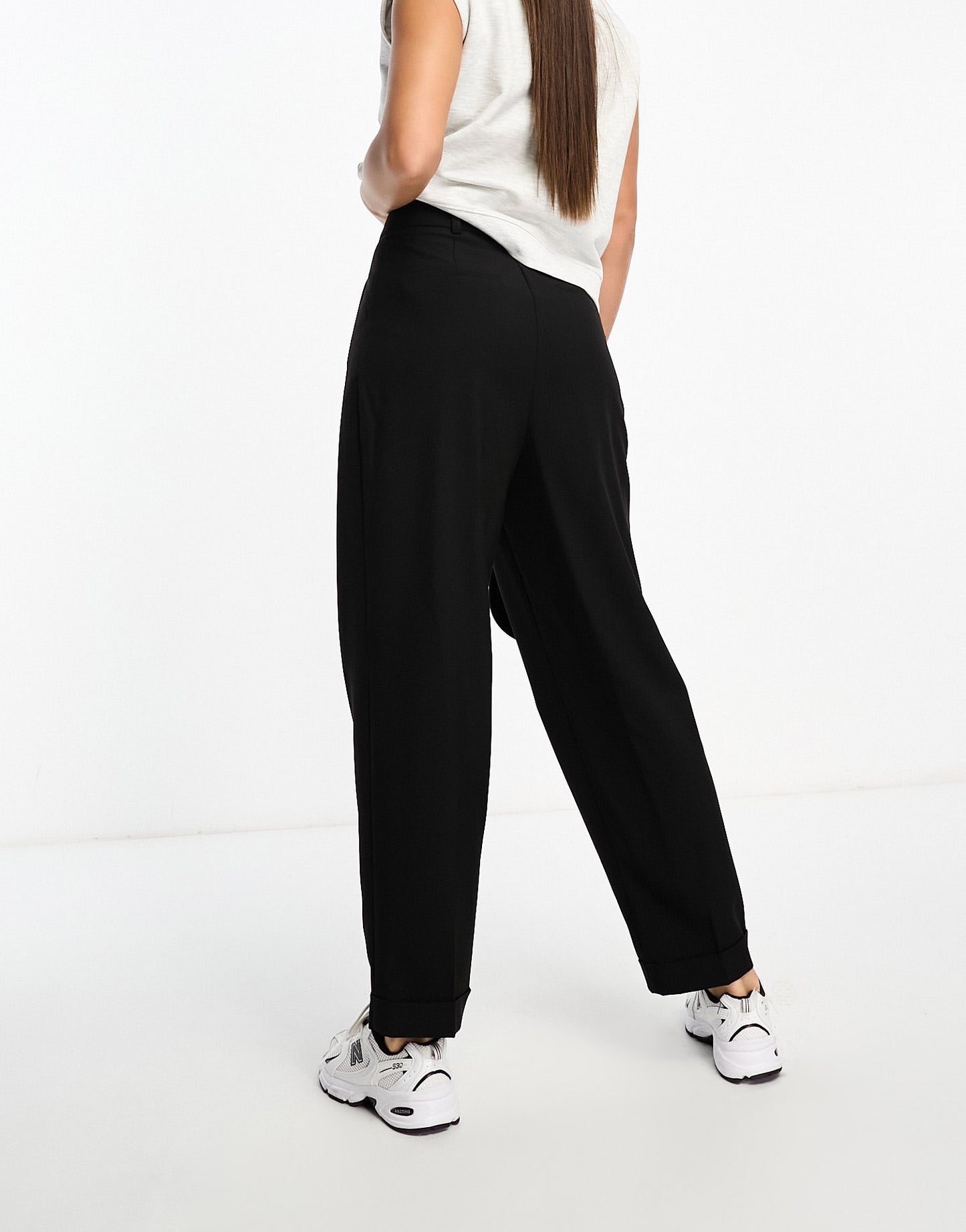 ASOS DESIGN Tall tapered tailored trouser with turn up hem in black