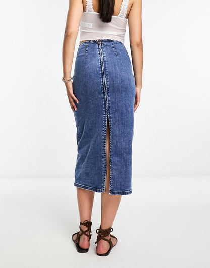 Stradivarius seamed detail denim midi skirt in medium blue