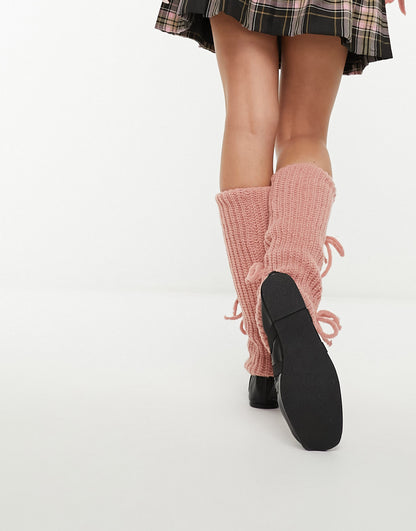 Daisy Street knitted leg warmers with bows in pink