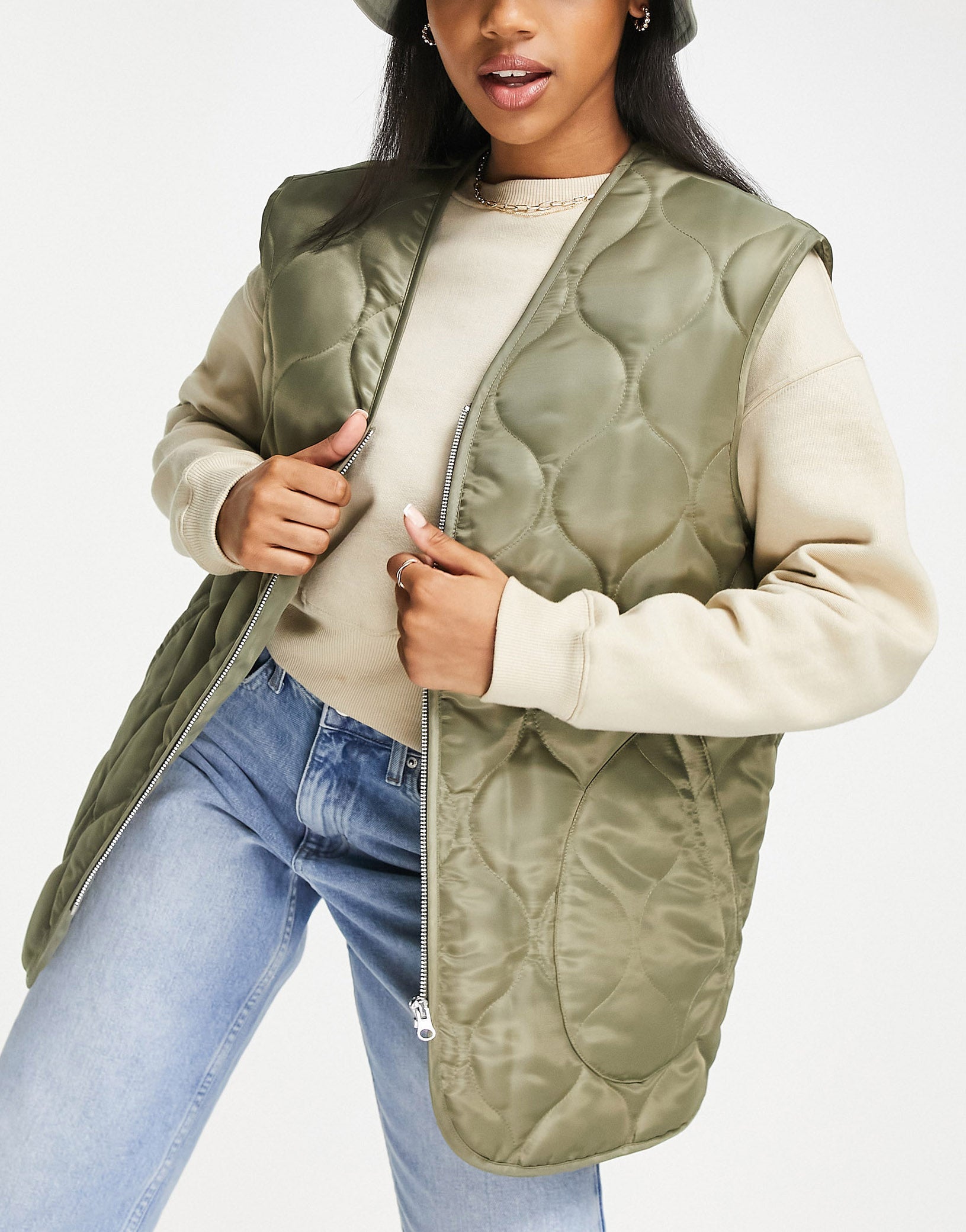 ASOS DESIGN nylon onion quilted gilet in light khaki – ASOS Sample